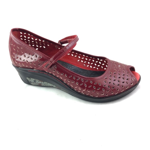 Jambu Shoes - JAMBU Red Patent Leather Wedges w/Peep Toe - Sz 9
